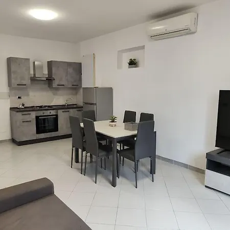 דירה Casa Trezza 3 לטינה